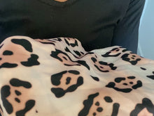 Load and play video in Gallery viewer, Leopard Print Satin Bonnet
